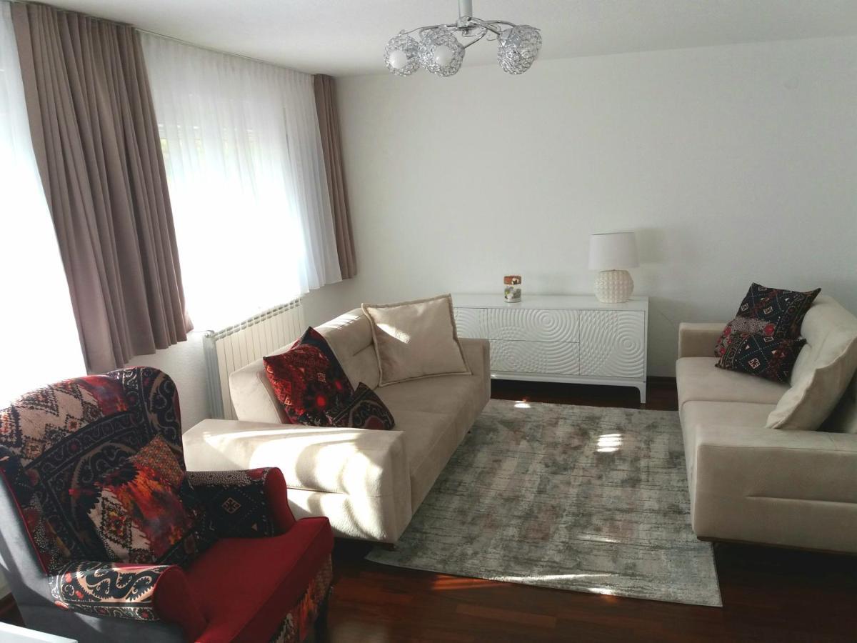 Apartment Esha SJJ Buitenkant foto