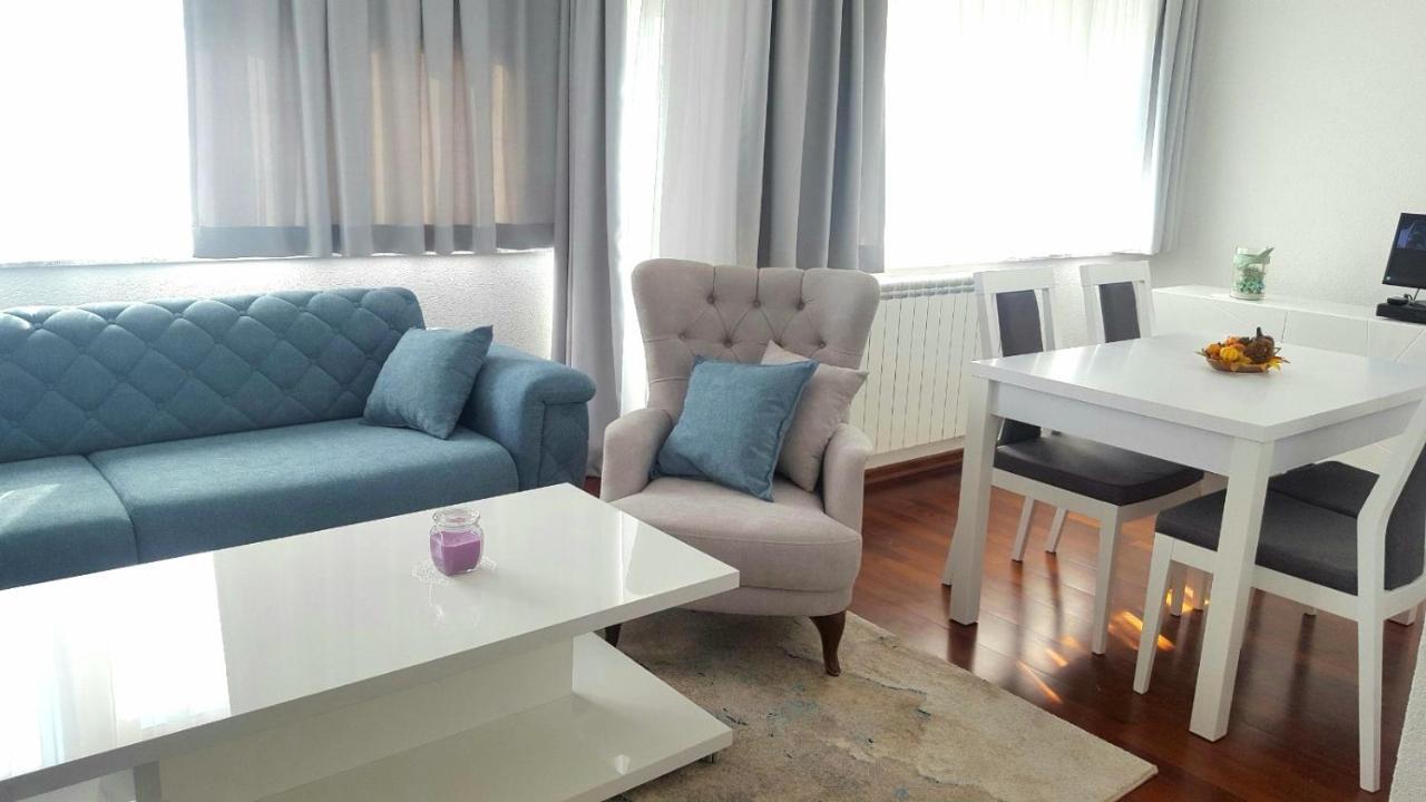 Apartment Esha SJJ Buitenkant foto